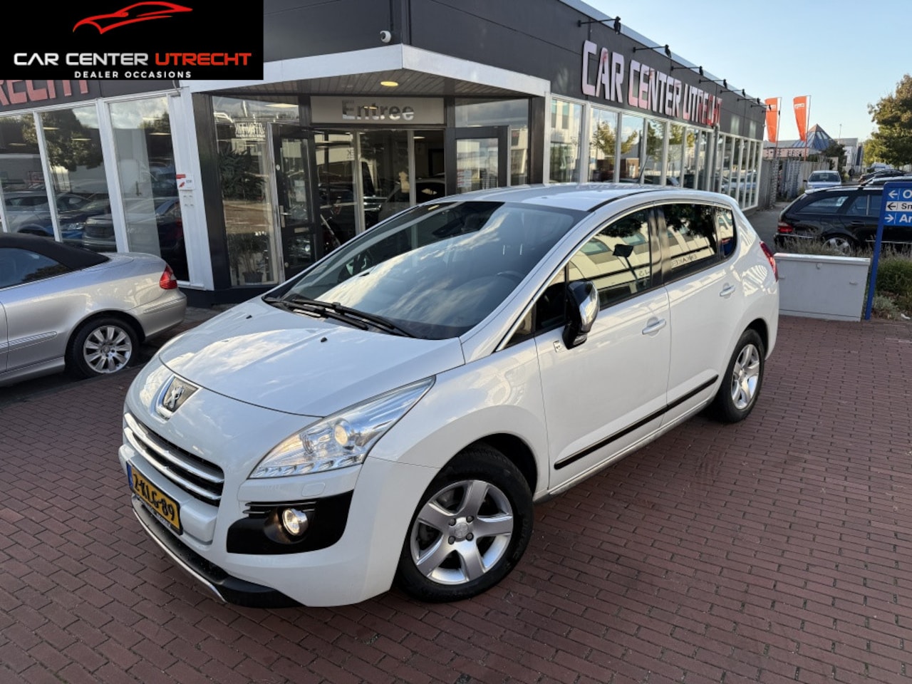 Peugeot 3008 - 2.0 HDiF HYbrid4 navi airco trekhaak - AutoWereld.nl