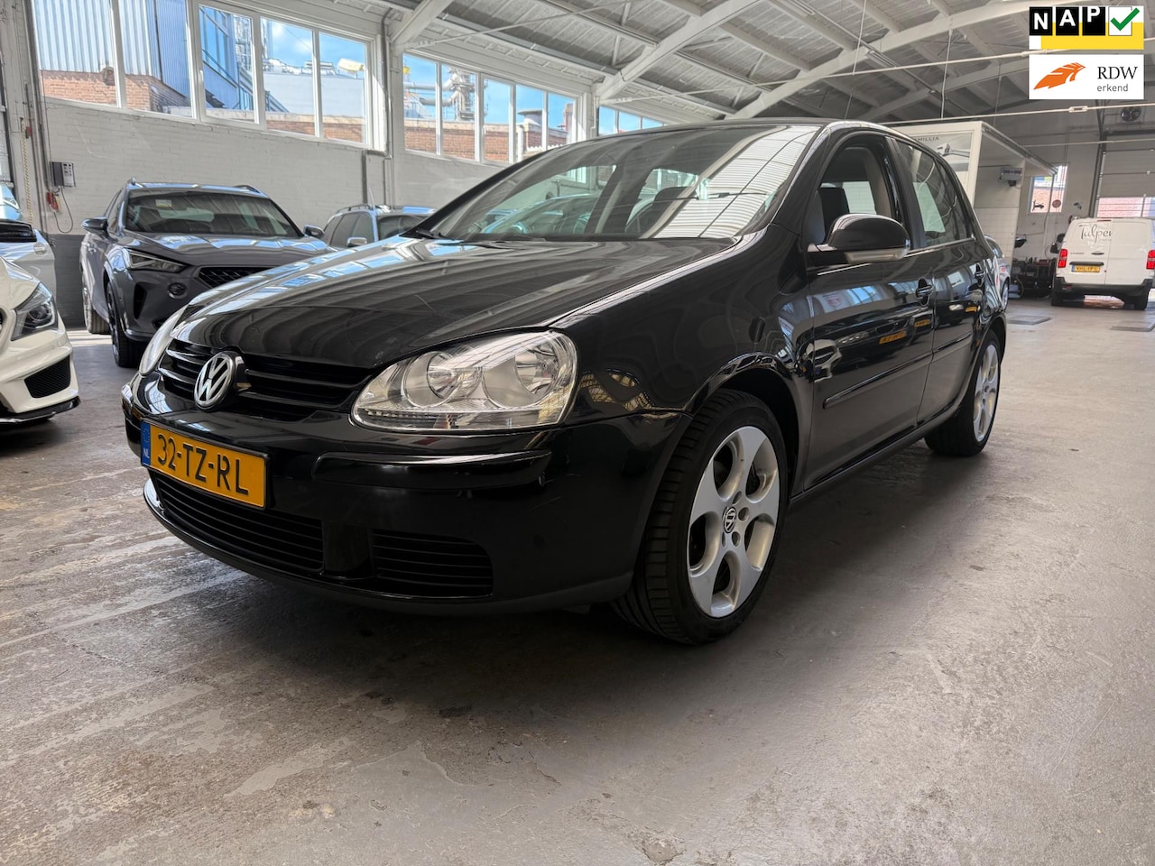 Volkswagen Golf - 1.6 FSI Optive 3 1.6 FSI Optive 3 Nieuwe APK - AutoWereld.nl