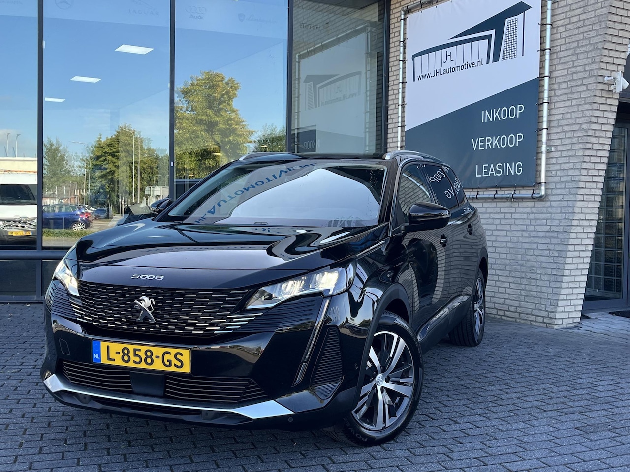 Peugeot 5008 - 1.2 PureTech*NAVI*CAM*HAAK*CRUISE*ECC*CARPLAY*7PER - AutoWereld.nl
