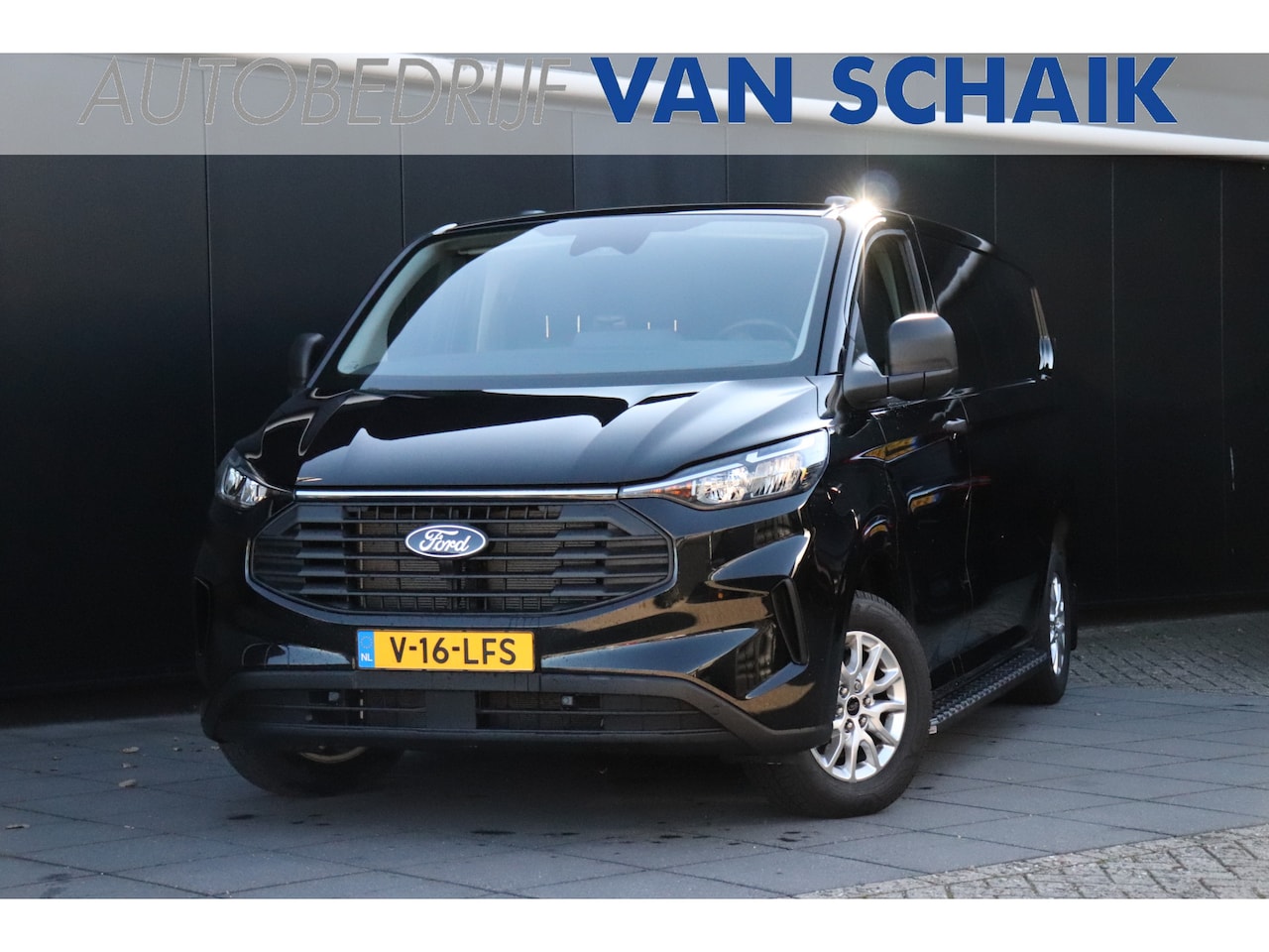 Ford Transit Custom - 320 2.0 TDCI L2H1 170PK AWD 4X4 | TREKHAAK | SIDE-BARS | NAVI | LMV | CAMERA - AutoWereld.nl