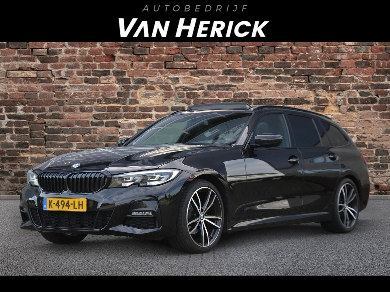 BMW 3-serie Touring - 320i Executive Edition | Trekhaak | Camera | Pano - AutoWereld.nl