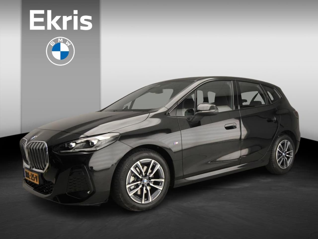 BMW 2-serie Active Tourer - 220i | M-Sportpakket | LED | HUD | Active cruise | Elektr. zetels | Keyles go | DAB | Harm - AutoWereld.nl