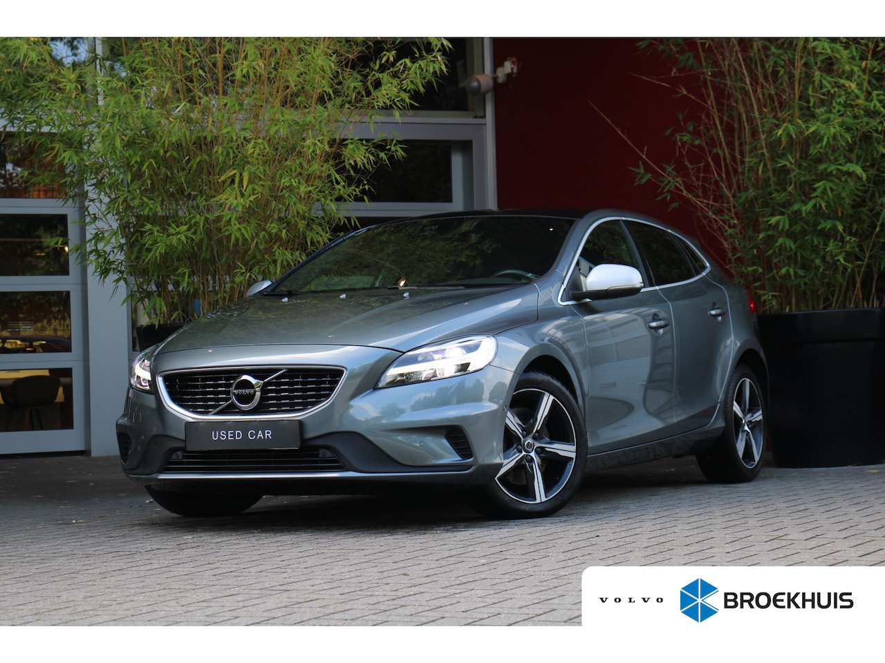 Volvo V40 - 1.5 T3 Polar+ Sport | R-Design | Harman/Kardon | Panoramadak | Camera | Keyless - AutoWereld.nl
