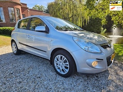 Hyundai i20 - 1.4i i-Motion AUTOMAAT/airco/TREKHAAK