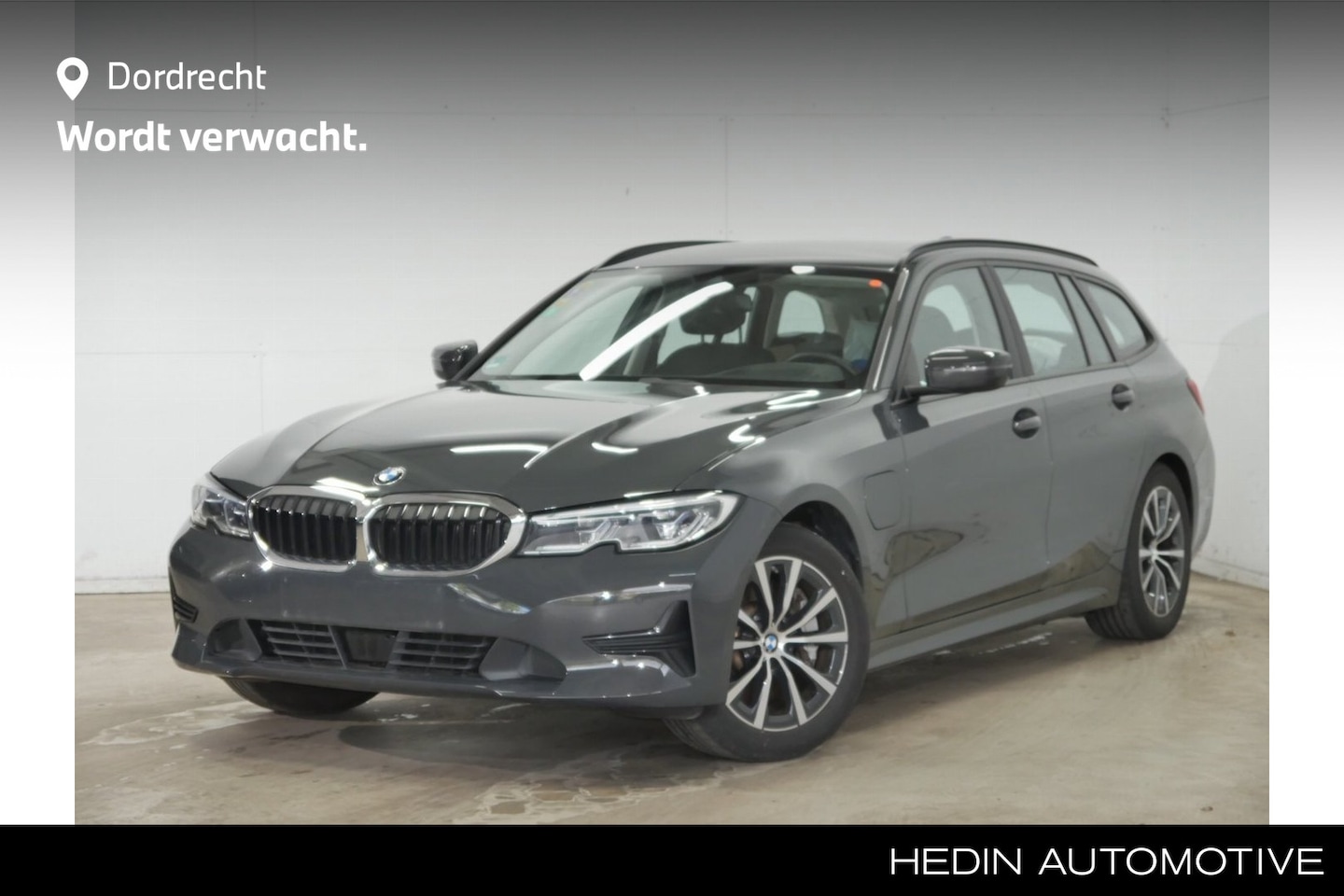 BMW 3-serie Touring - 330e | Harman Kardon | Head-Up | Active Cruise Controle | Laser | Stoelverwarming | Indivi - AutoWereld.nl