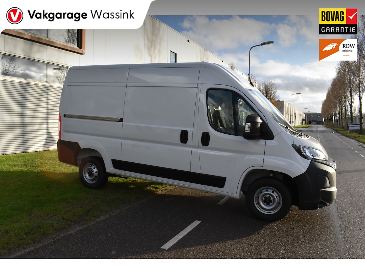 Peugeot Boxer - 2.2 BlueHDi 140 S&S L2H2 3.3t Euro 6 Nieuwe registratie 2024/ GEEN BPM/ L2H2/ achteruitrij - AutoWereld.nl