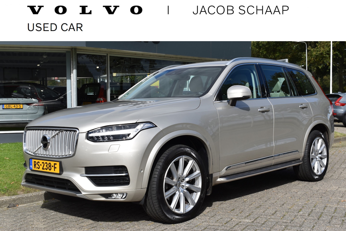Volvo XC90 - 2.0 D5 AWD Inscription Key less | Park Assist Camera | Trekhaak | Running Board | 20 Inch - AutoWereld.nl