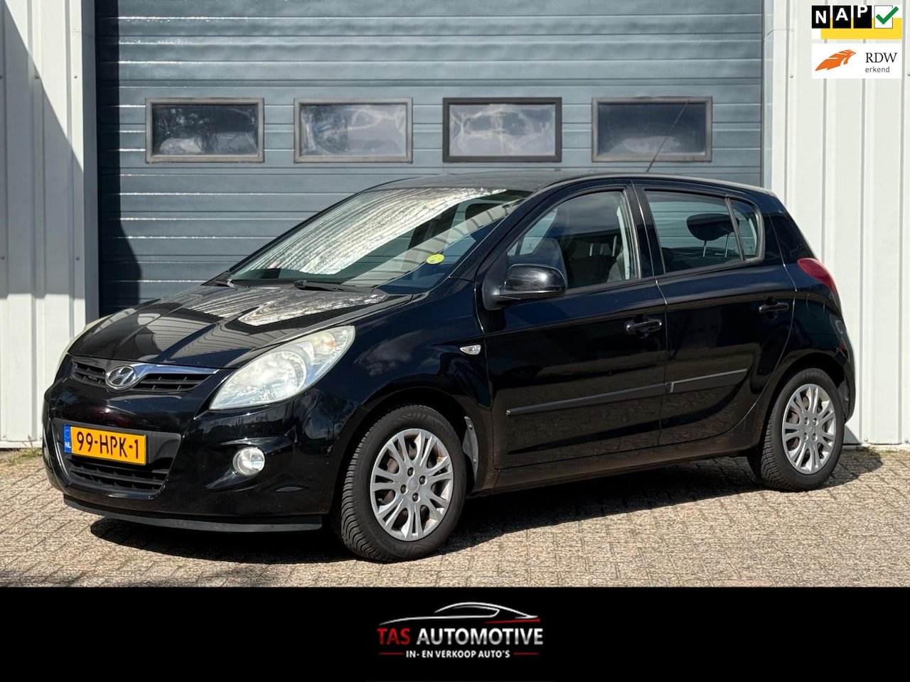 Hyundai i20 - 1.4i DynamicVersion 2e EIG / AIRCO / EL.RAMEN - AutoWereld.nl
