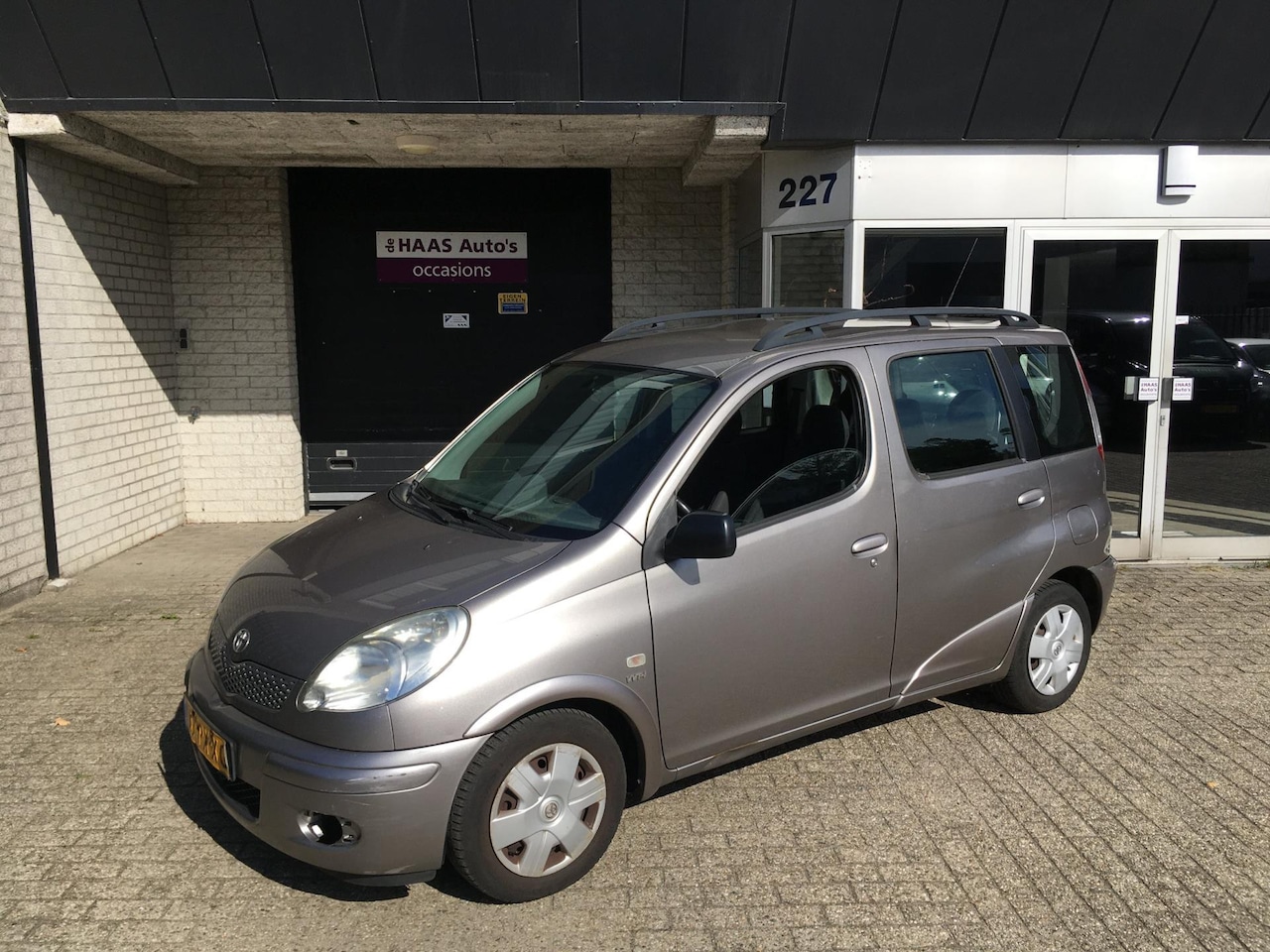 Toyota Yaris Verso - 1.3 VVT-i Sol / AUTOMAAT / AIRCO / APK 2026 / METALLIC / - AutoWereld.nl