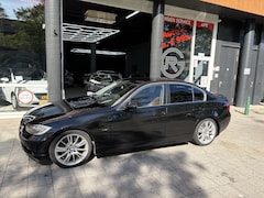 BMW 3-serie - 330i Dynamic Executive
