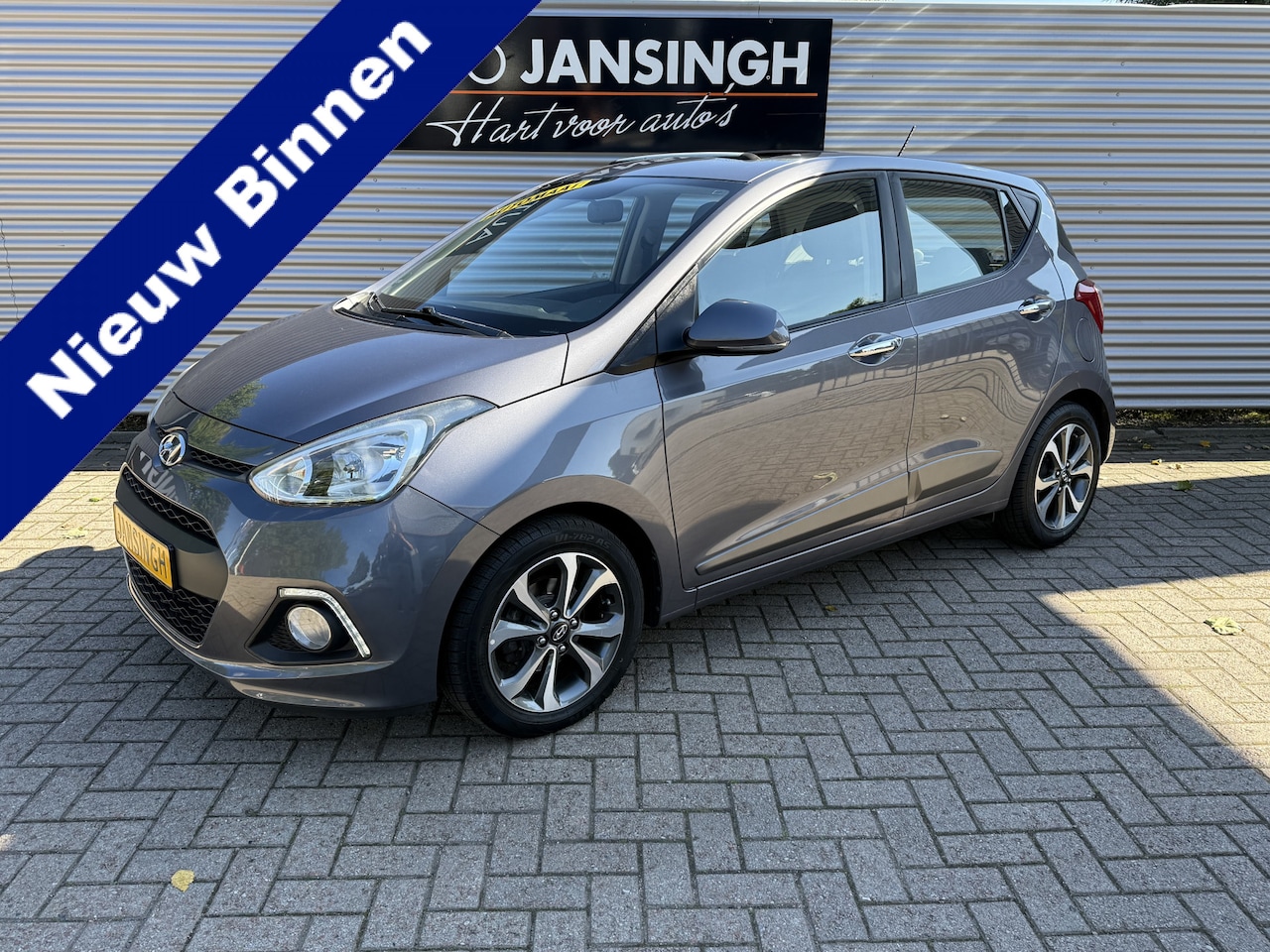 Hyundai i10 - 1.2i Automaat!! Schuifdak!! | Stoel/Stuurverwarming | PDC | Clima | Keyless Entry/Start | - AutoWereld.nl