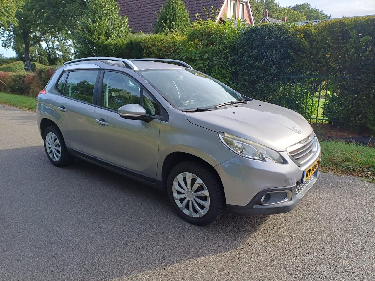 Peugeot 2008 - 1.6 e-HDi Blue Lease Executive 1.6 e-HDi Blue Lease Executive - AutoWereld.nl