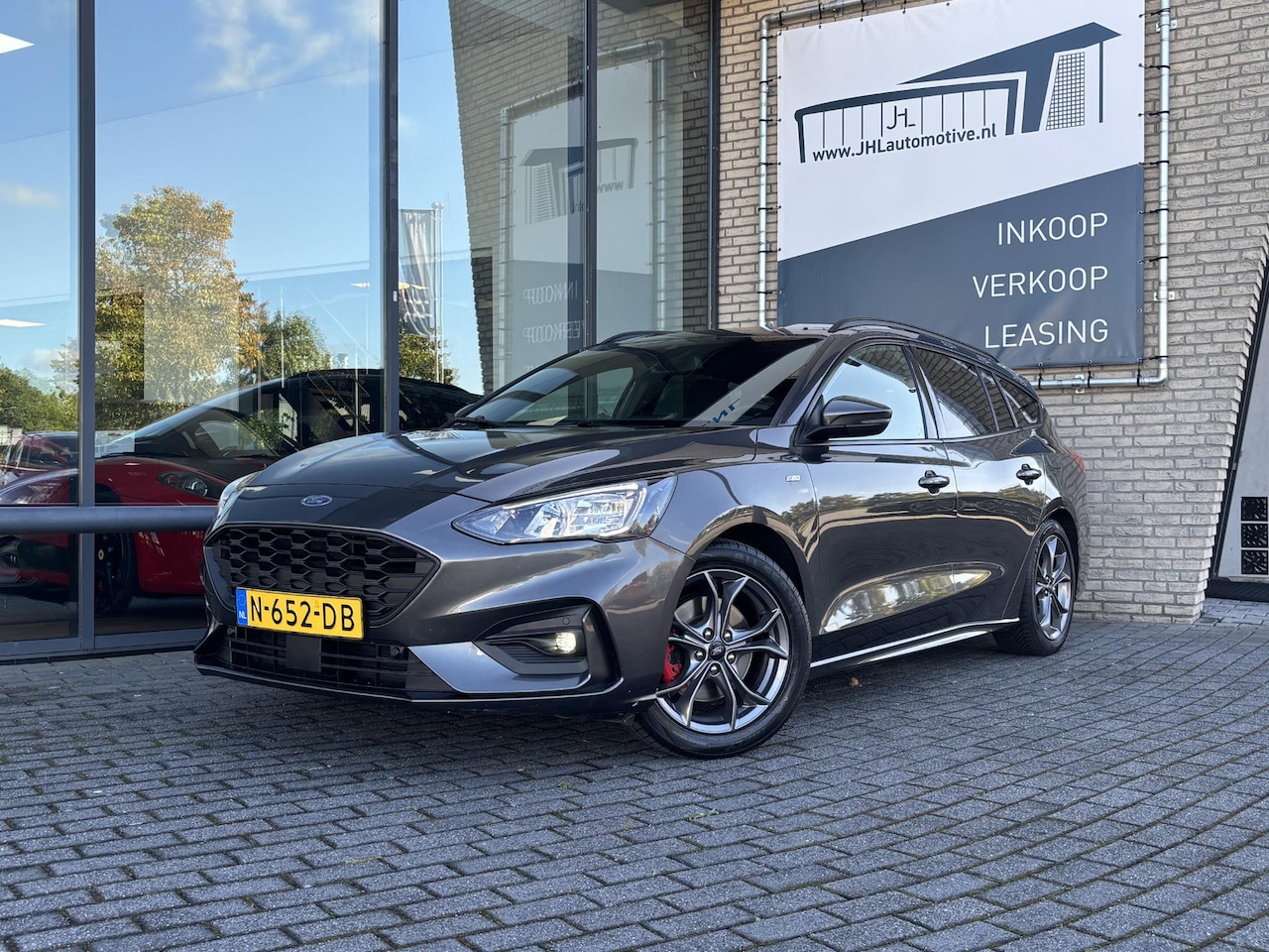 Ford Focus Wagon - 1.0 EcoBoost Hybrid ST*ECC*NAVI*ACC*STOELVERW* - AutoWereld.nl