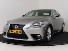 Lexus IS - 300h 25th Edition | Stoelverwarming | Parkeersensoren | Navigatie |