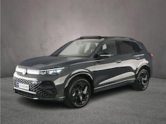Volkswagen Tiguan - R-Line Edition 1.5 TSI eHybrid 272pk DSG Automaat Trekhaak, Black Style, Panoramadak, Adap