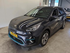 Kia e-Niro - Elektrisch e- 150kW / 64kWH DynamicPlusLine automaat [ SCHUIFDAK+CAMERA+CARPLAY+LED+CLIMAA