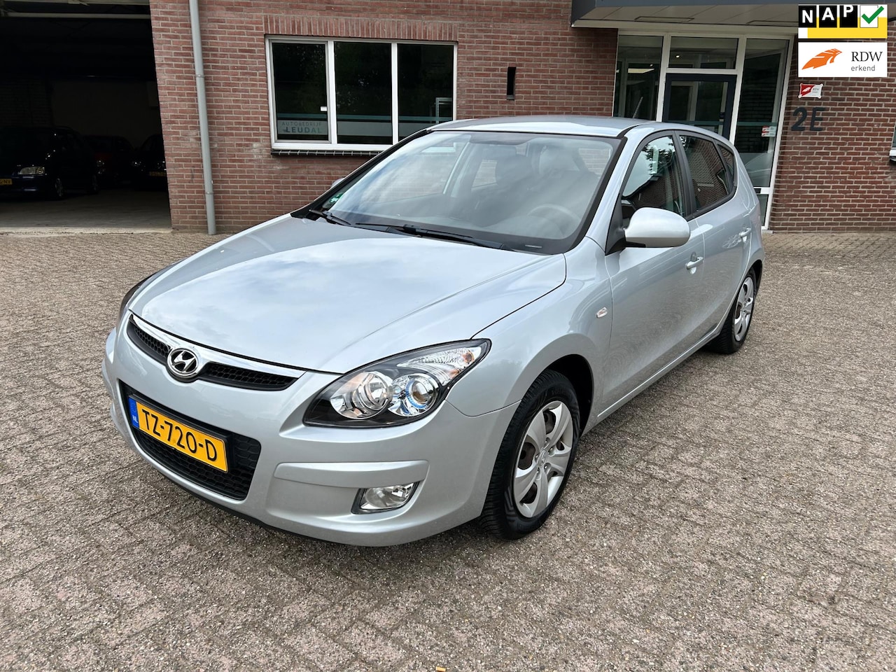 Hyundai i30 - 1.6i Dynamic Business //Automaat //Nieuwe APK - AutoWereld.nl