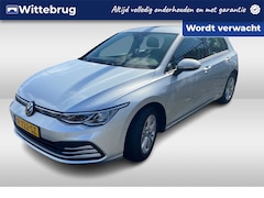 Volkswagen Golf - 1.0 eTSI Life Business / Carplay / Memory stoel / Navi
