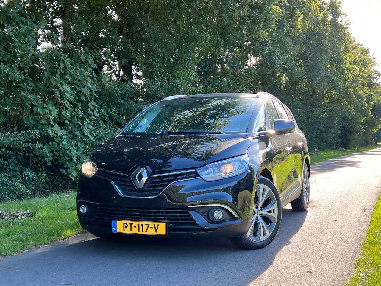 Renault Grand Scénic - 1.5 dCi Intens Hybrid Assist 7p. 1.5 dCi Intens Hybrid Assist 7p. Airco - AutoWereld.nl