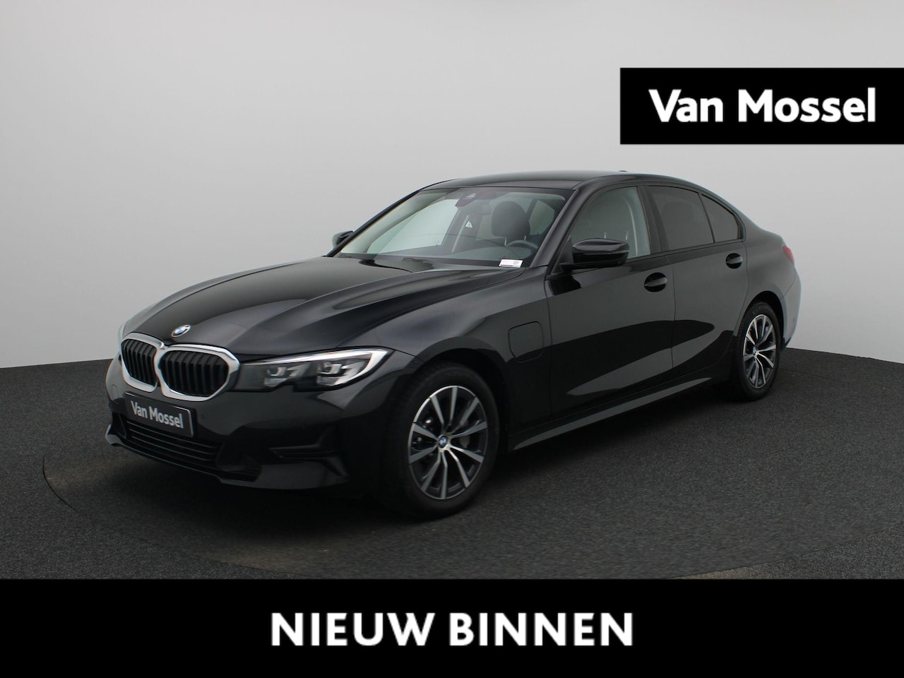 BMW 3-serie - 330e High Executive | Automaat | LMV | Navigatie | Ledere | Parkeer sensoren | Elec. achte - AutoWereld.nl