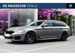 BMW 5-serie Touring - 530e xDrive High Executive M Sport Automaat / Panoramadak / Trekhaak / Laserlight / Achter