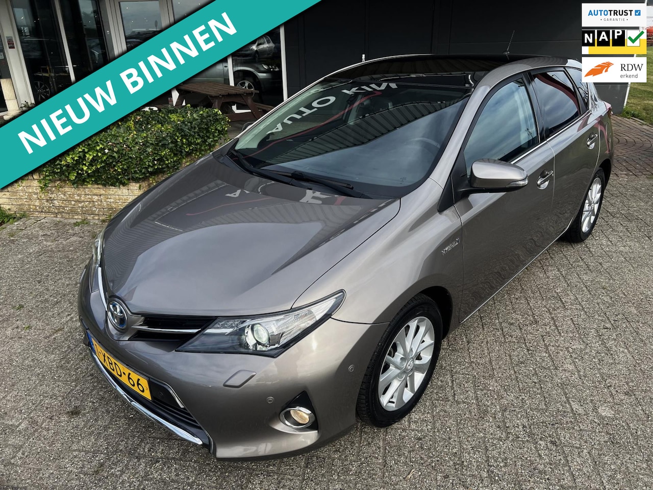 Toyota Auris - 1.8 Hybrid Lease+ 1E EIG/PANO/CAM/KEYLESS/PDCPARK APK+NAP - AutoWereld.nl