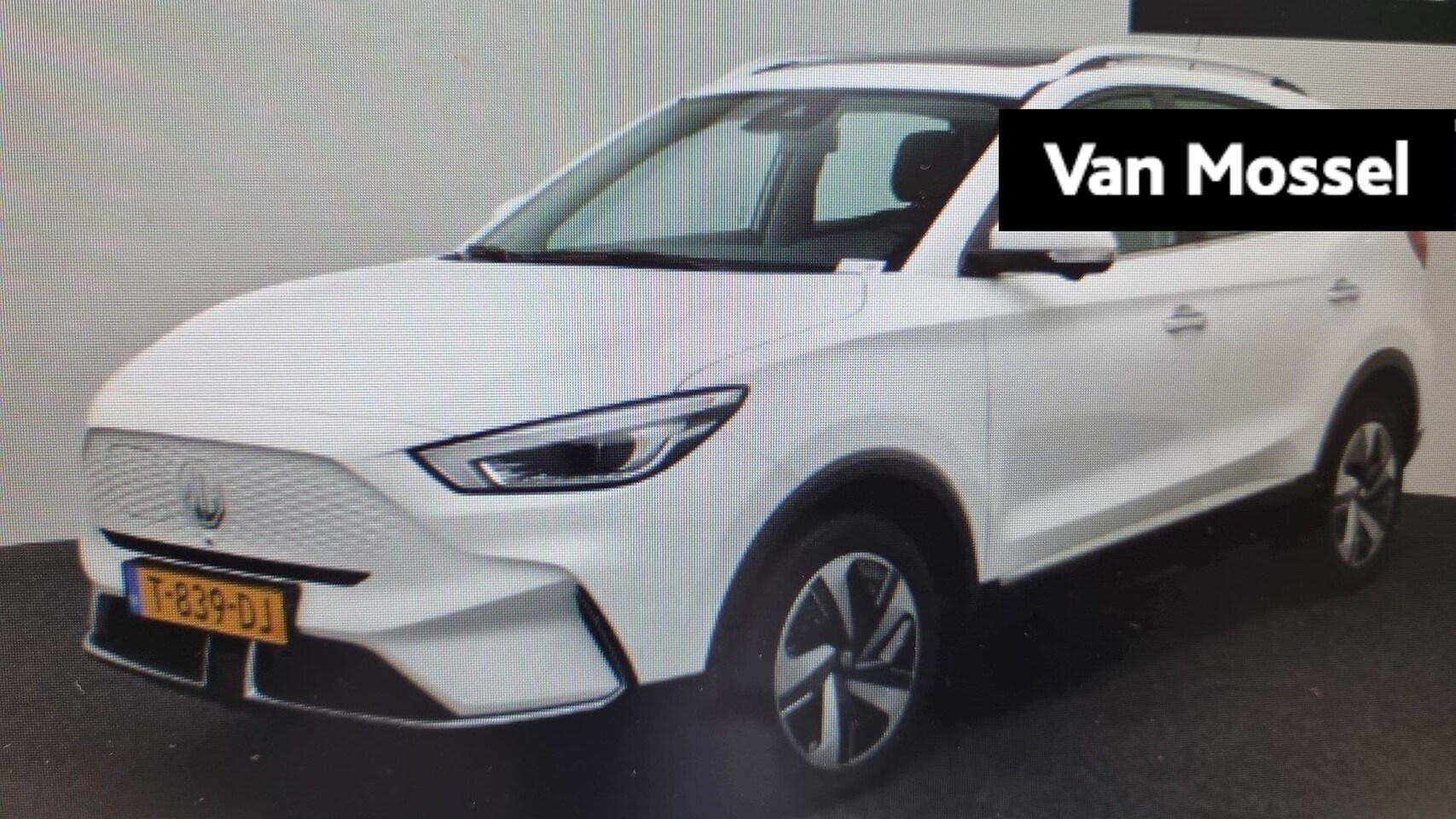 MG ZS - EV Standard Range Luxury 50 kWh | WLTP 320 KM | panorama/ Schuif kantel dak | 17"LMV | Nav - AutoWereld.nl