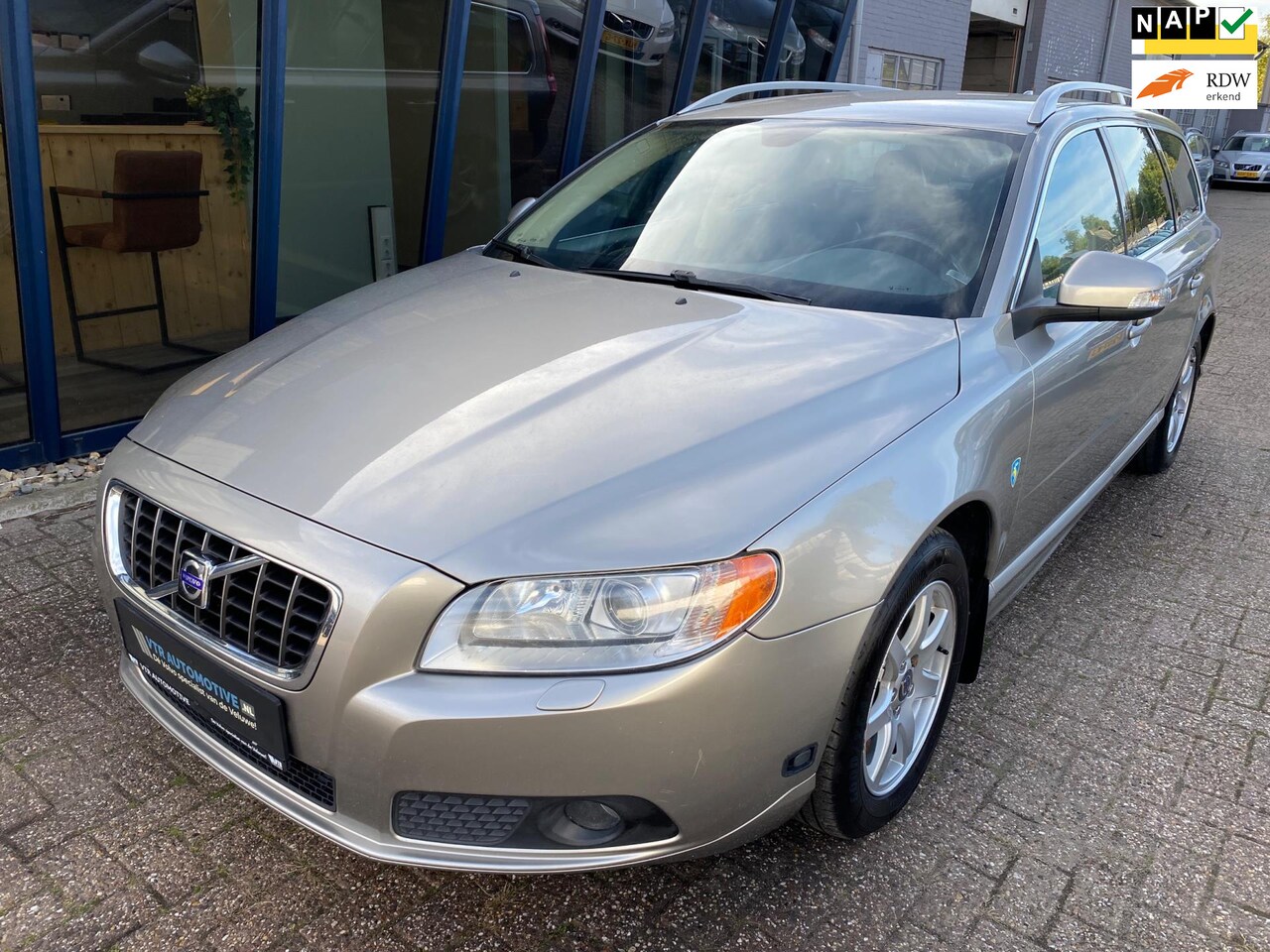 Volvo V70 - 2.5FT Summum Automaat LEER / XENON / YOUNGTIMER - AutoWereld.nl
