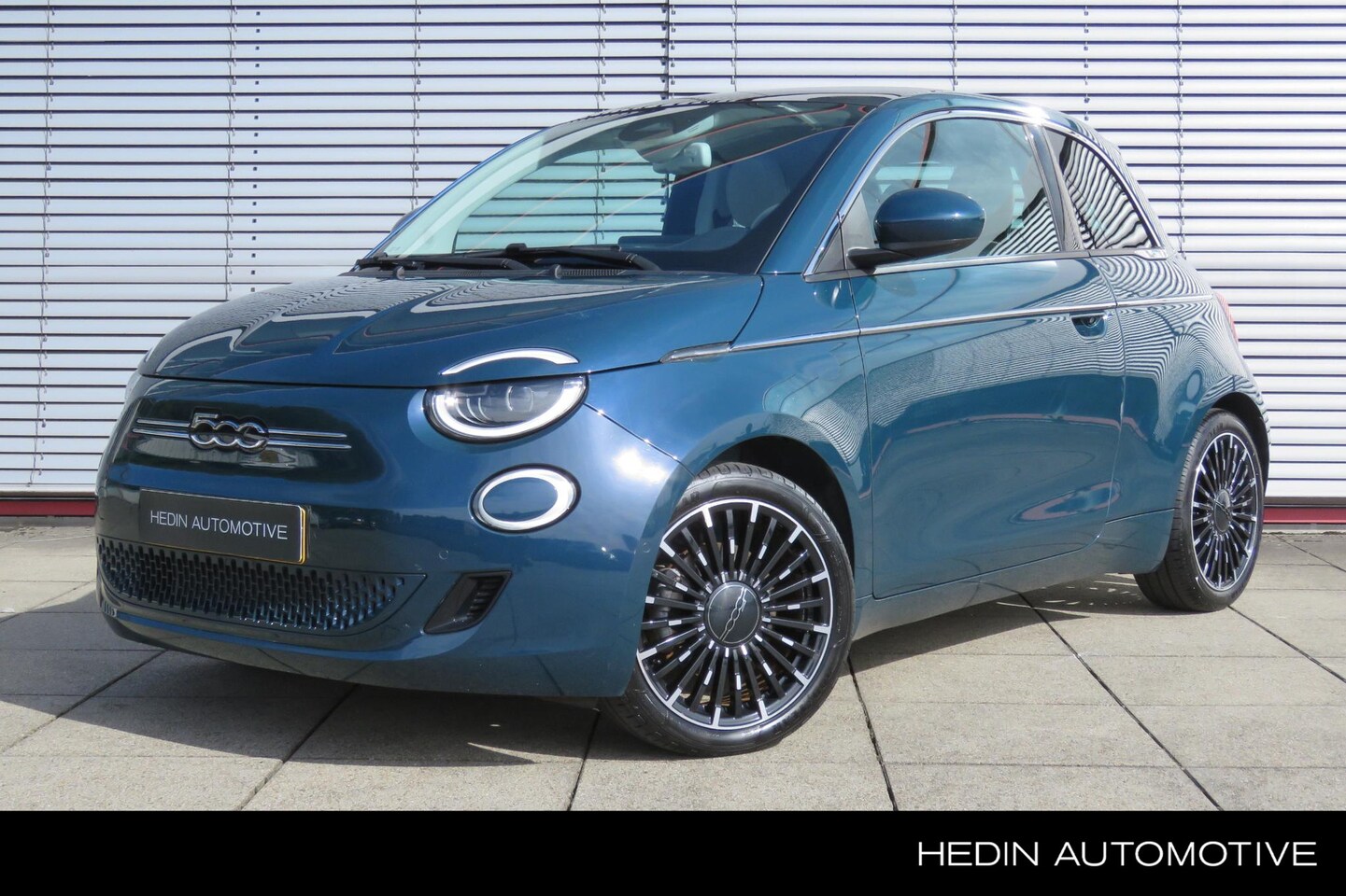 Fiat 500e - 3+1 La Prima 42 kWh | Compact, elektrisch & premium | Stoelverwarming | LED | Navigatie | - AutoWereld.nl