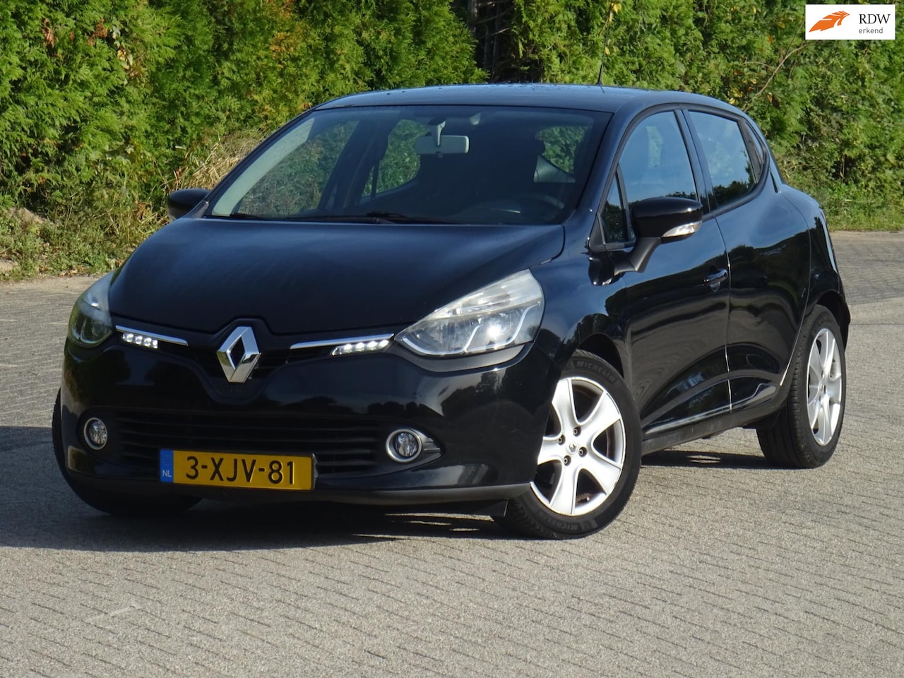 Renault Clio - 0.9 TCe Expression BJ2014 NAP/NAVI/LED/CRUISE - AutoWereld.nl