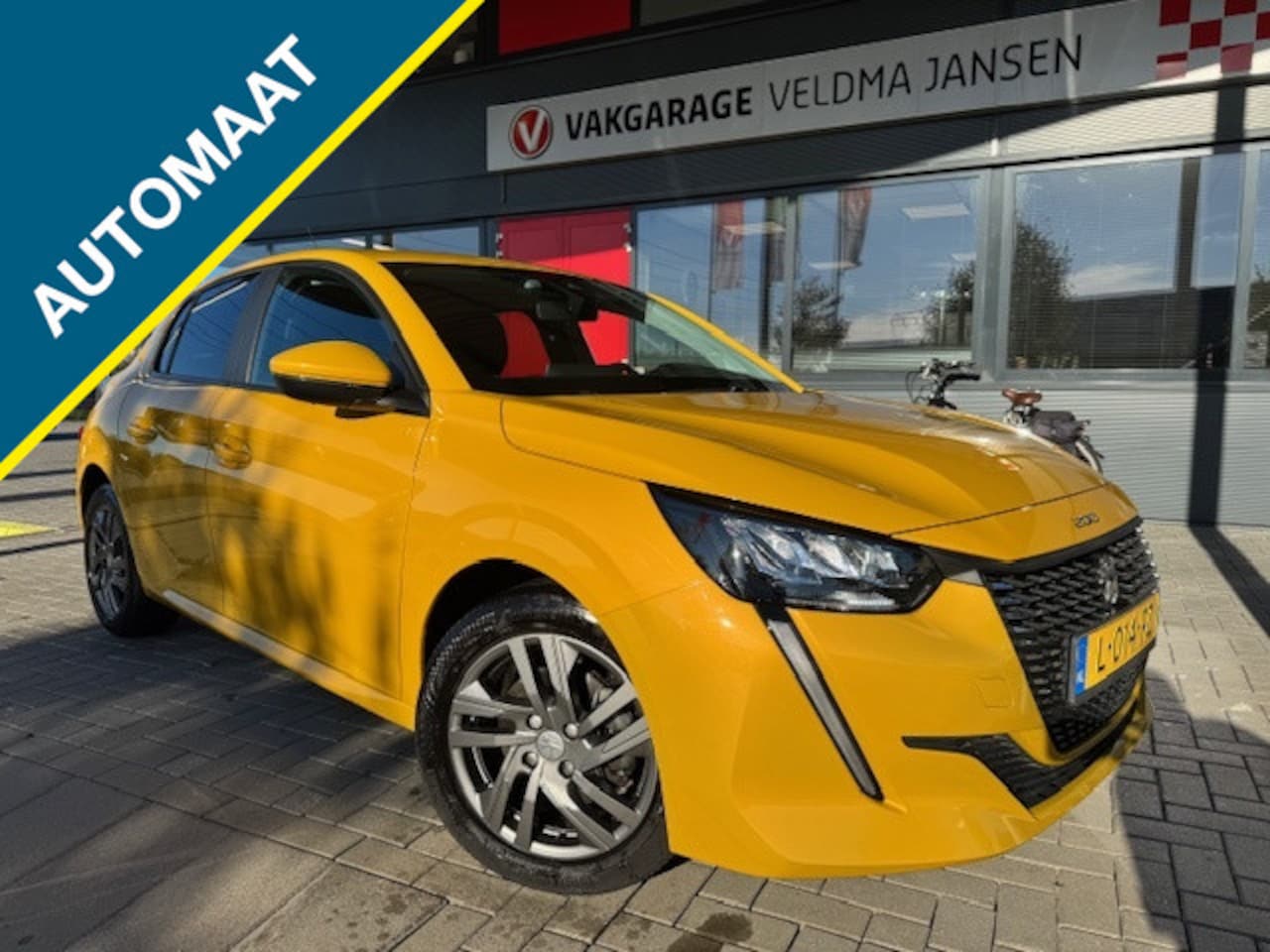 Peugeot 208 - 1.2 PT ACTIVE PACK AUTOMAAT + ECC/CRUISE/LMV/PDC/APPLE CARPLAY - AutoWereld.nl