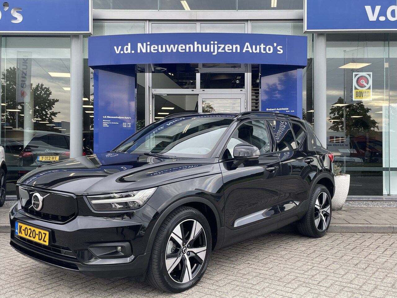 Volvo XC40 - Recharge P8 AWD R-Design | Cruise control adaptief | Info 0492-588974 | - AutoWereld.nl
