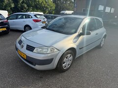 Renault Mégane - 1.6-16V Dynamique Comfort