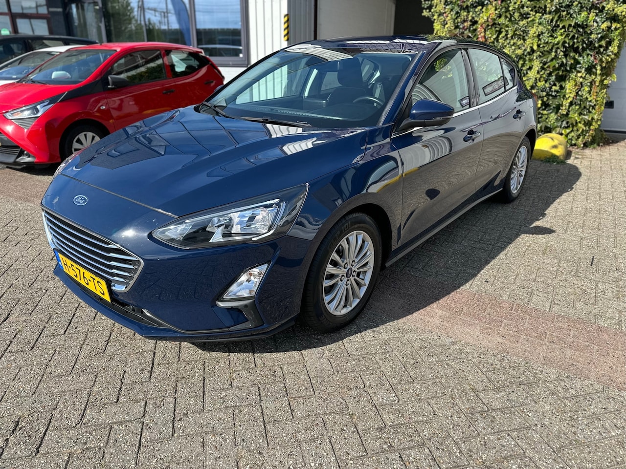 Ford Focus - 1.0 EcoBoost Titanium Business 1.0 EcoBoost Titanium Business - AutoWereld.nl