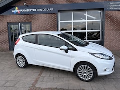 Ford Fiesta - 1.25 Titanium 3 deurs ( Airco, 16 inch Lichtmetalen velgen, Distributie vervangen) RIJKLAA
