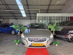 Volvo V60 - 1.6 D2 Momentum NAVI MANUAL 2011