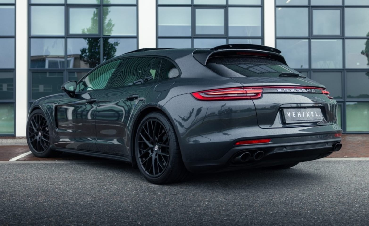 Porsche Panamera Sport Turismo - 2.9 4 E-HYBRID - Pano - Bose - Comf. stoelen - Matrix Led. - AutoWereld.nl