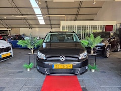 Volkswagen Touran - 2.0 TDI AUT NAVI HIGHLINE BlueMotion 2012
