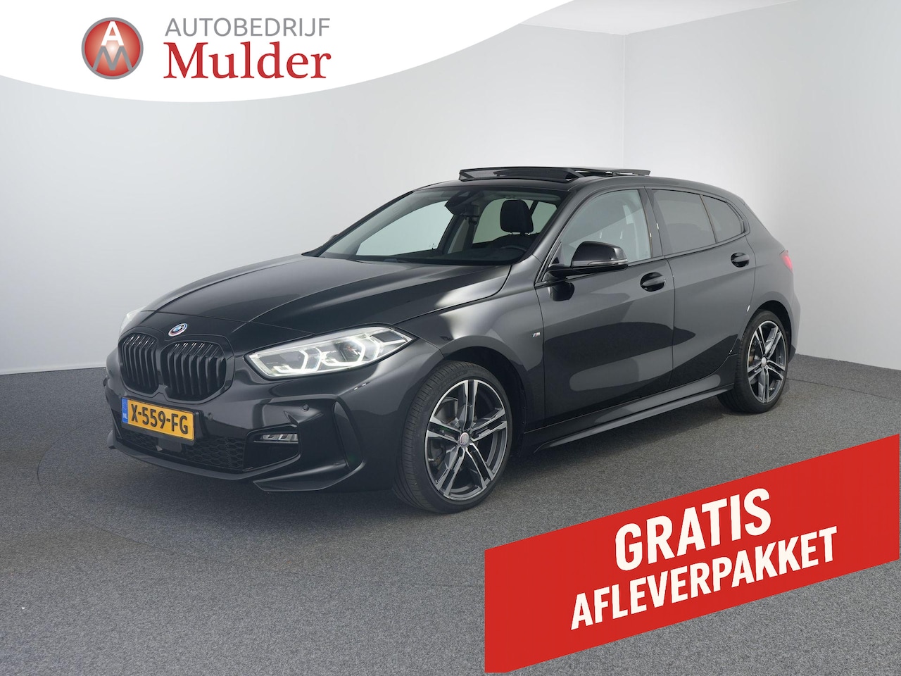 BMW 1-serie - 118i Corporate High Executive | M sport | 18inch | Pano | Black | - AutoWereld.nl