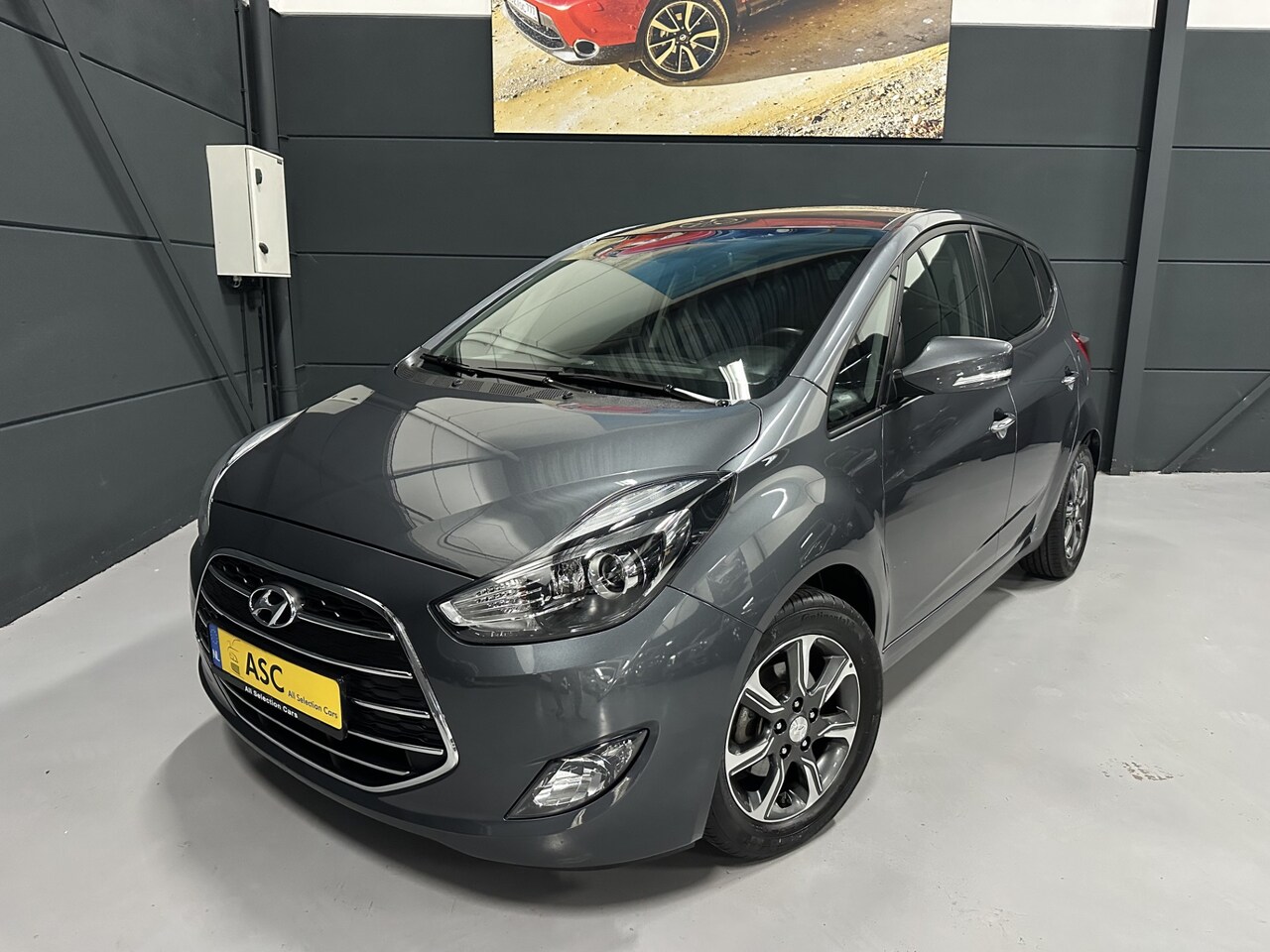 Hyundai ix20 - 1.6i Premium Automaat - Navigatie - Camera - Slechts 26.000 km !! - 1e Eigenaar - AutoWereld.nl