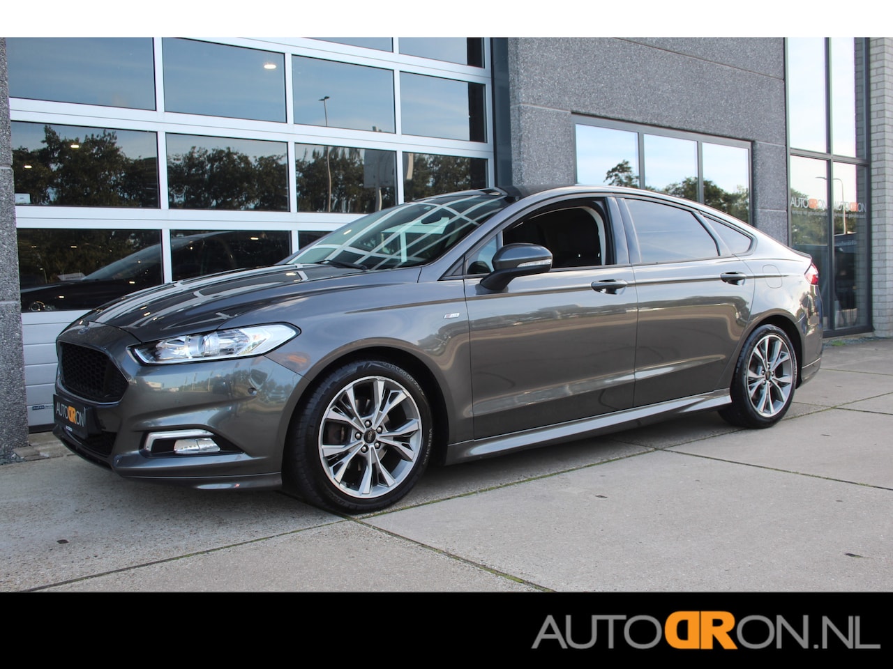 Ford Mondeo - 1.5 -16v Ecoboost 161 Pk ST Line HB Navigatie / 18 inch LM / Dealer onderhouden - AutoWereld.nl