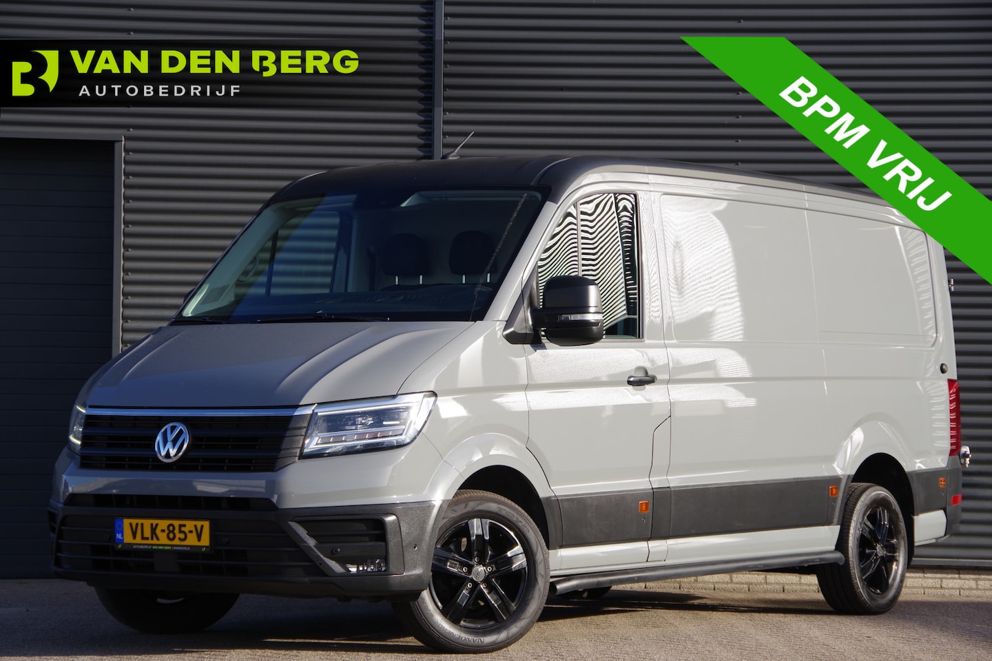Volkswagen Crafter - 35 2.0 TDI L3H2 Highline 177PK AUT. LED, TREKHAAK, CAMERA, CLIMA, STOELVERWARMING, NAVI, C - AutoWereld.nl