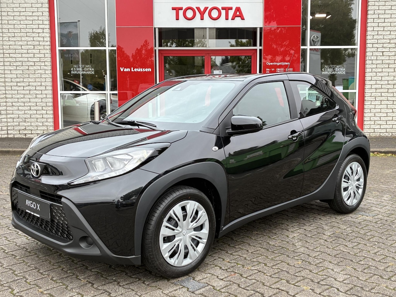 Toyota Aygo X - MT PLAY NIEUW & DIRECT LEVERBAAR!!! AIRCO AD-CRUISE CAMERA APPLE/ANDROID - AutoWereld.nl