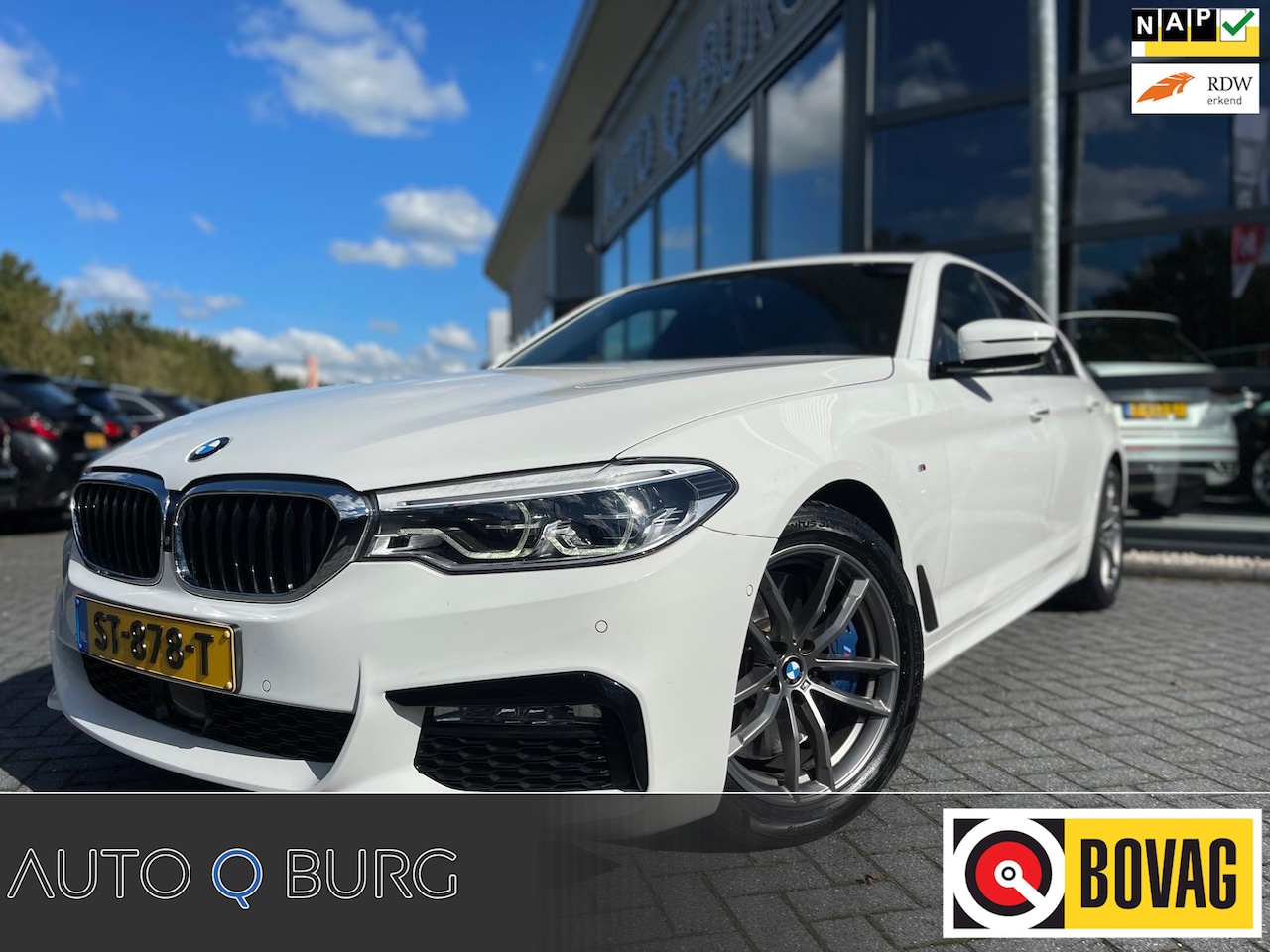 BMW 5-serie - 540i xDrive M Pakket | Automaat | Schuifdak | Kleppensysteem | 360 * Camera | Head up | Le - AutoWereld.nl
