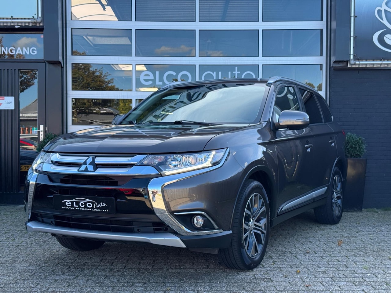Mitsubishi Outlander - 2.0 Instyle / Leder / Camera / 7P - AutoWereld.nl