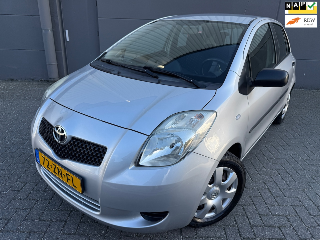 Toyota Yaris - 1.0 VVTi +*AIRCO*APK*NAP*ELKT-RAAM* - AutoWereld.nl