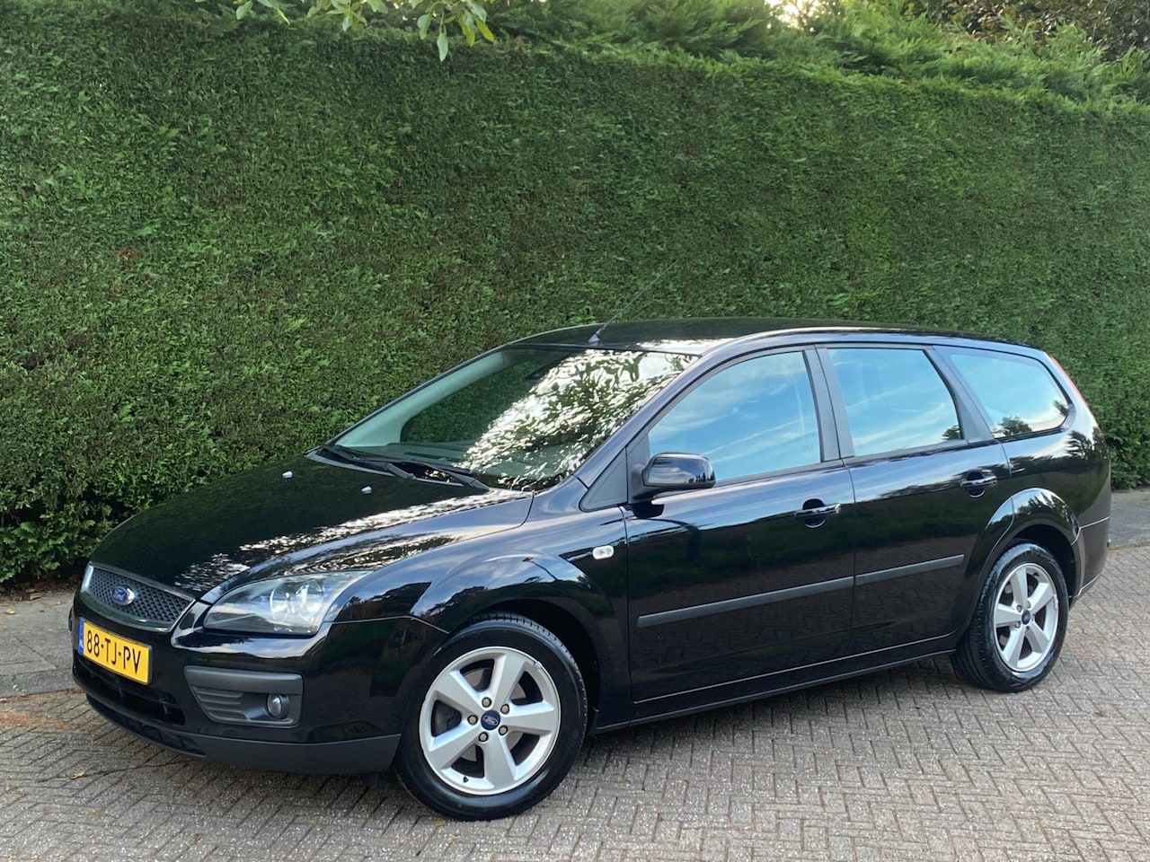 Ford Focus Wagon - 1.6-16V AUTOMAAT/AIRCO KOUD/LEER/APK NIEUW! - AutoWereld.nl