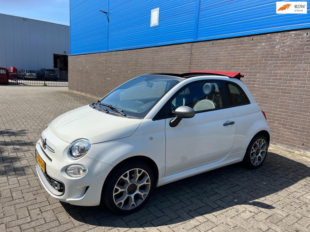 Fiat 500 C - S 1.2 Lounge | Apple CarPlay | Sportpakket | Cabriolet | 16” LM Velgen | Lederen Stuurwiel - AutoWereld.nl
