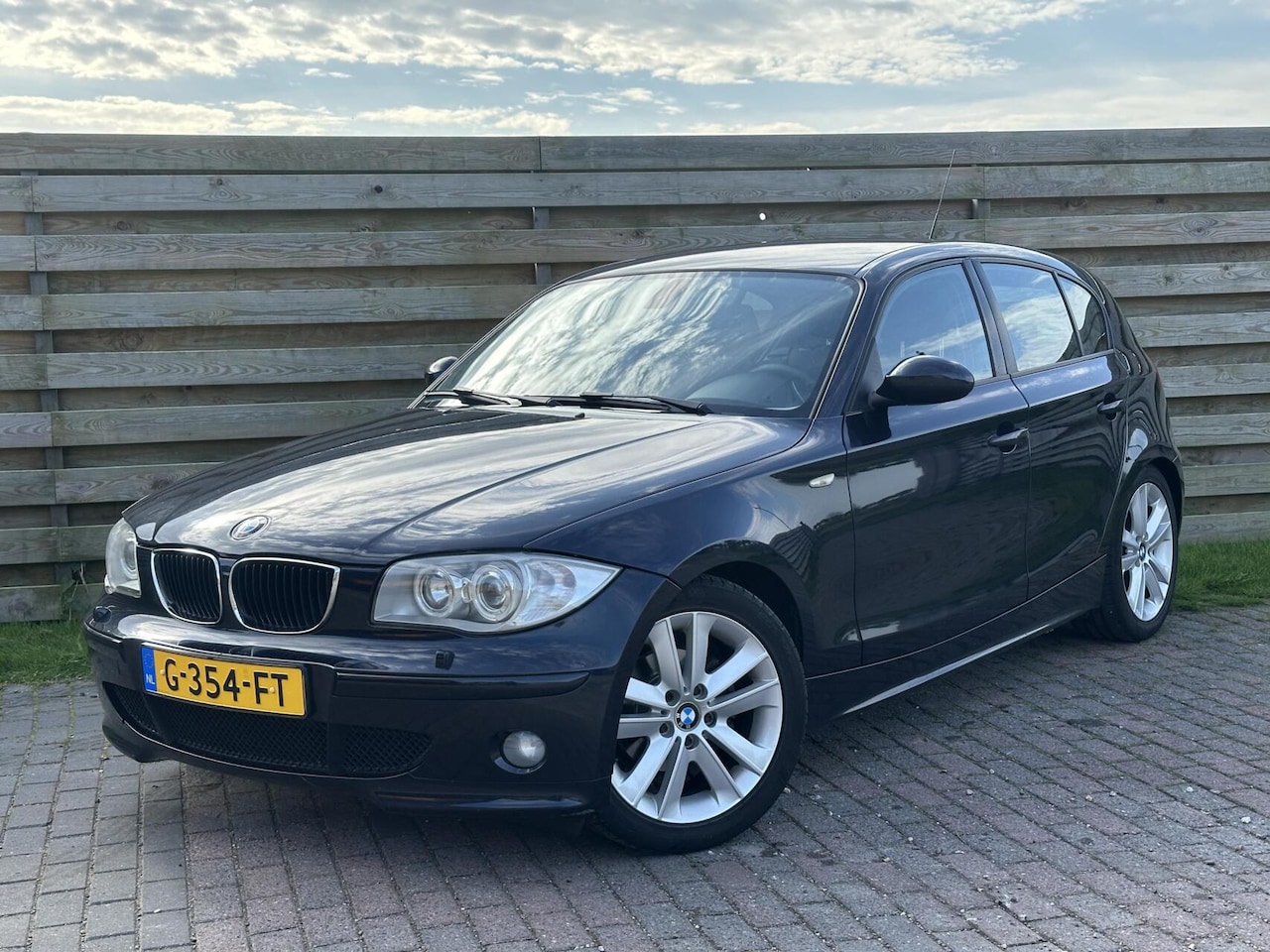 BMW 1-serie - 118i High Executive Automaat Cruise Clima - AutoWereld.nl