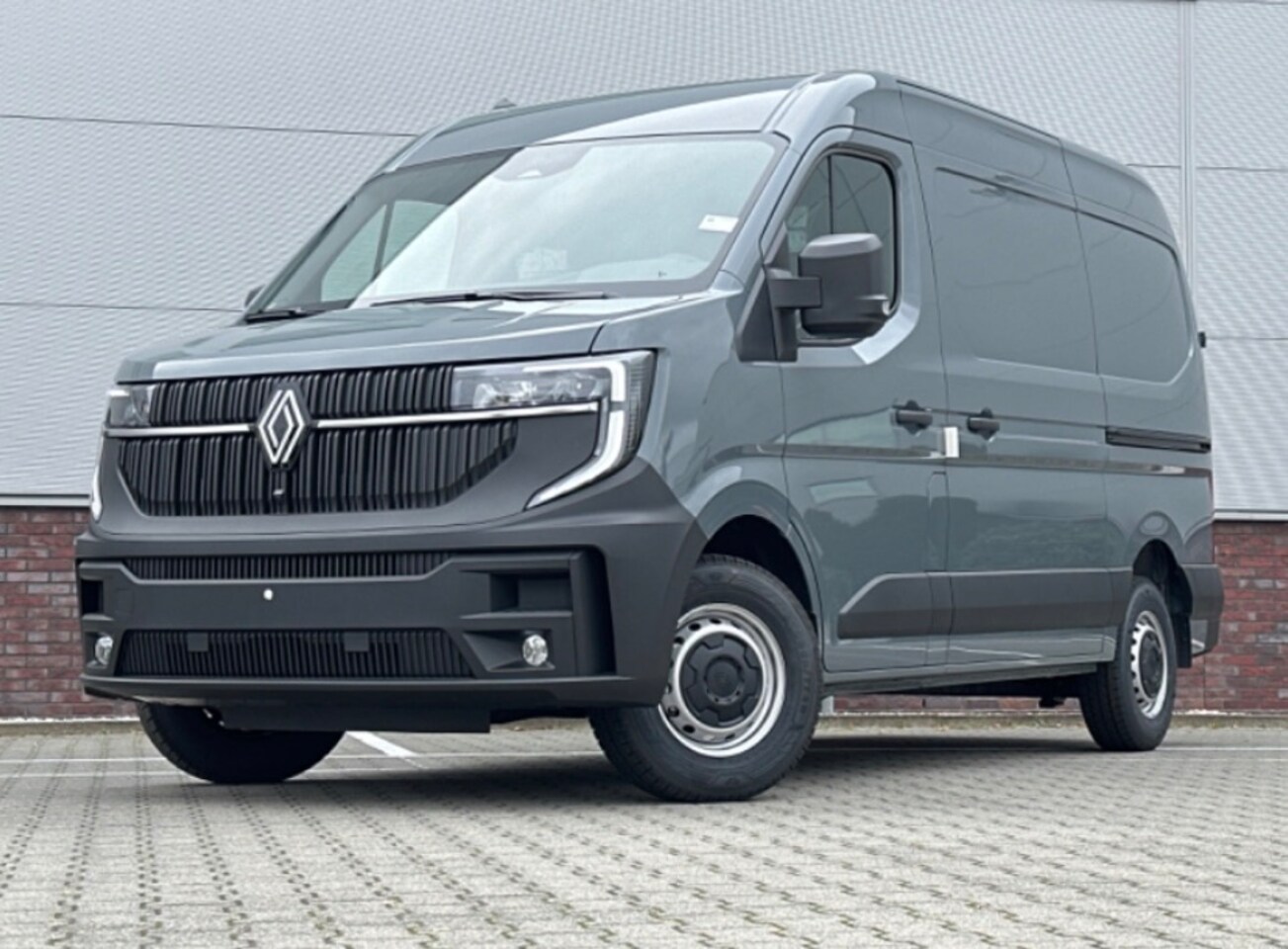 Renault Master - T35 2.0 dCi 130 L2H2 Advance Camera / Laadruimte betimmering / Trekhaak - AutoWereld.nl